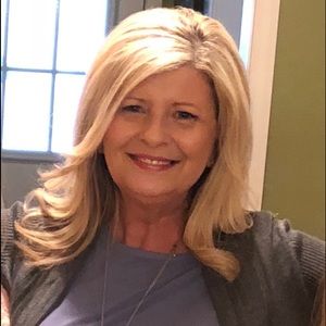 Meet your Posher, Debbie